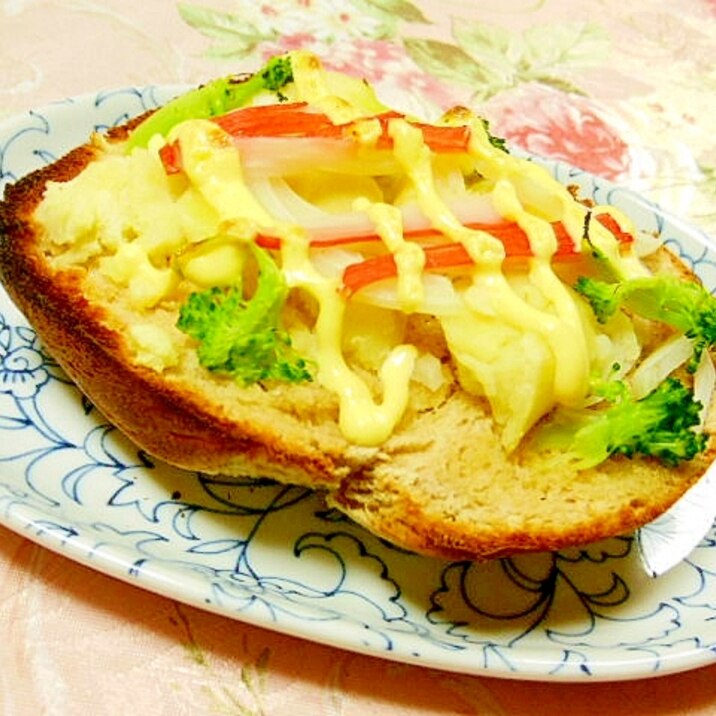 ❤馬鈴薯と玉葱とカニかまブロコのバタートースト❤